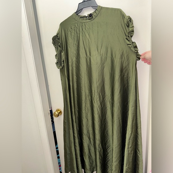 Elegant Olive Green Ruffle Sleeve Dress - Picture 3 of 3